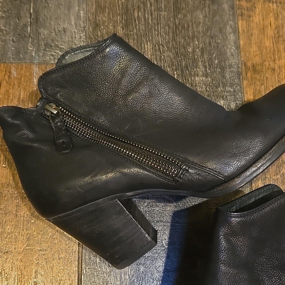 Paul Green Aubrey Black Leather Ankle Booties - Picture 3 of 13